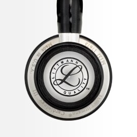 3M Littmann Cardiology III fonendoszkóp gyermekgyógyászati membránjának közeli képe, Littmann pecséttel.