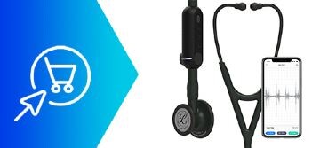 klinikusról amint 3M Littmann CORE digitális fonendoszkópot használ egy beteg mellkasán