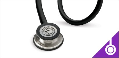 3M Littmann Classic III fonendoszkóp fehér háttéren.
